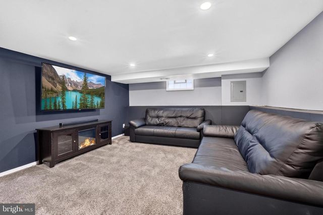 919 MARTIN RD, Baltimore, MD 21221