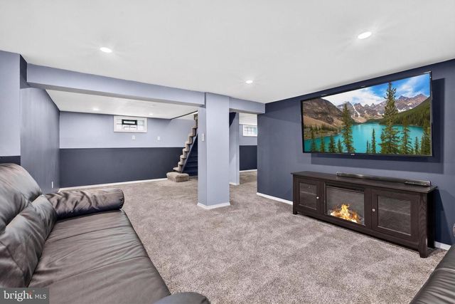 919 MARTIN RD, Baltimore, MD 21221
