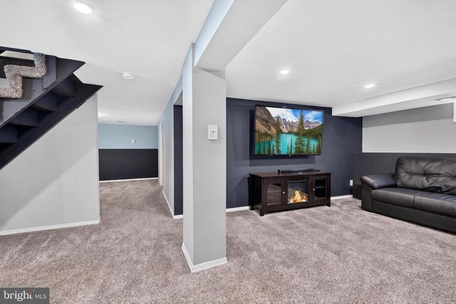 919 MARTIN RD, Baltimore, MD 21221