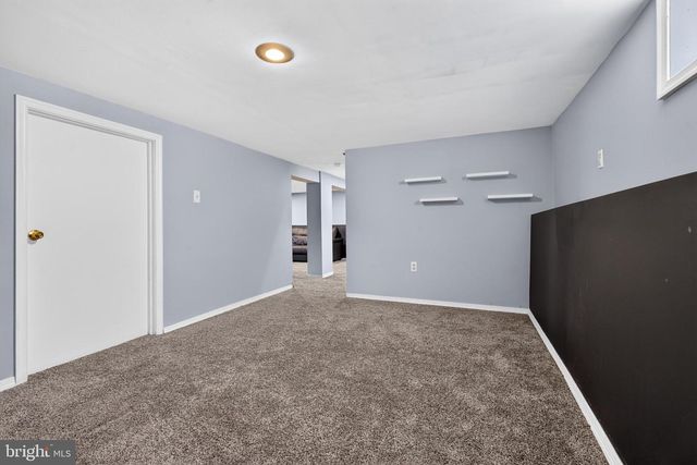 919 MARTIN RD, Baltimore, MD 21221