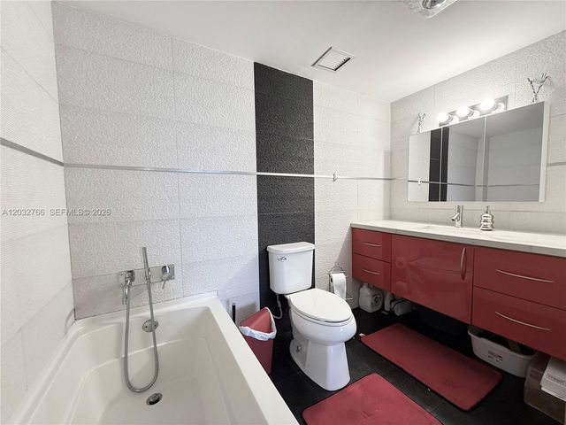 4200 Hillcrest Dr 403, Hollywood, FL 33021