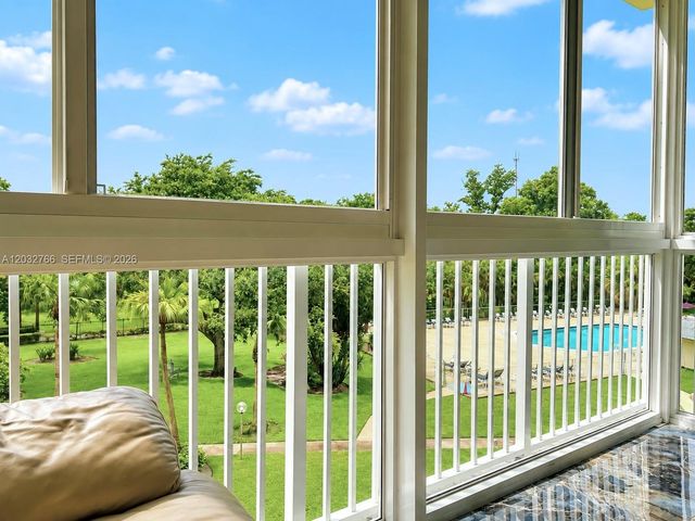 4200 Hillcrest Dr 403, Hollywood, FL 33021
