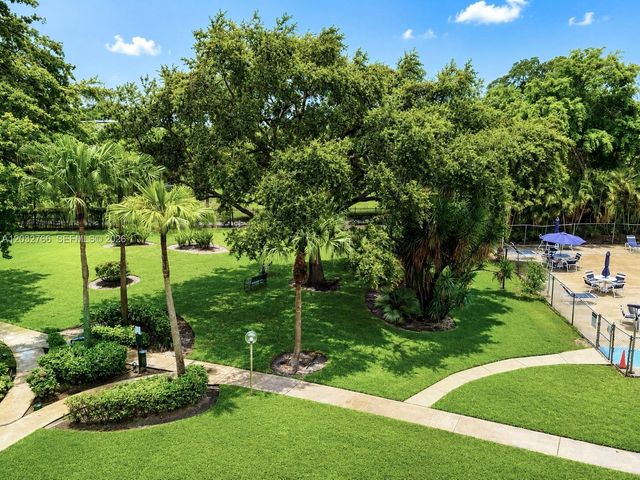 4200 Hillcrest Dr 403, Hollywood, FL 33021