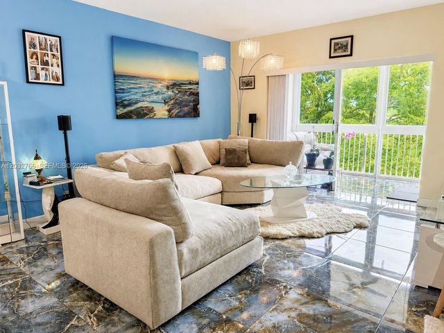 4200 Hillcrest Dr 403, Hollywood, FL 33021