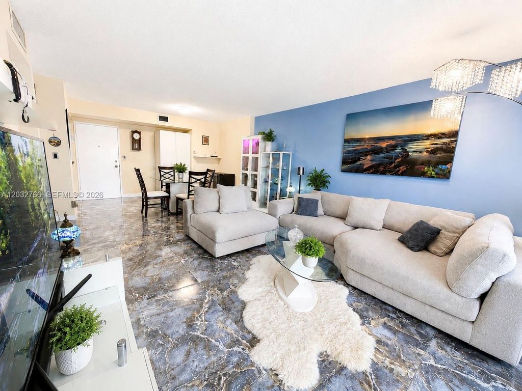 4200 Hillcrest Dr 403, Hollywood, FL 33021