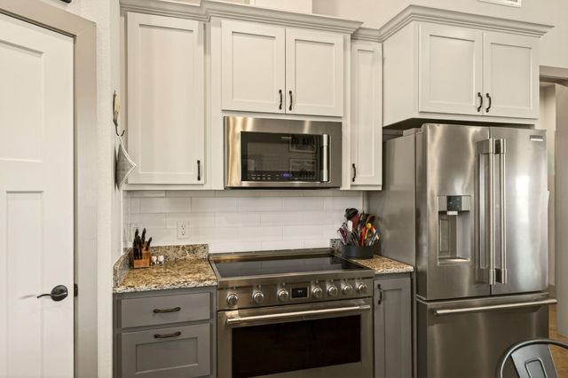 7047 Falke Heinrich Road, Schulenburg, TX 78956