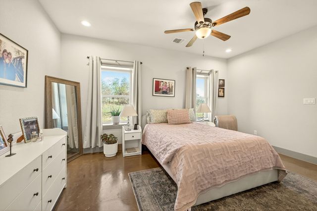 7047 Falke Heinrich Road, Schulenburg, TX 78956