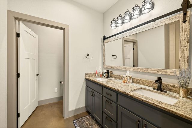 7047 Falke Heinrich Road, Schulenburg, TX 78956