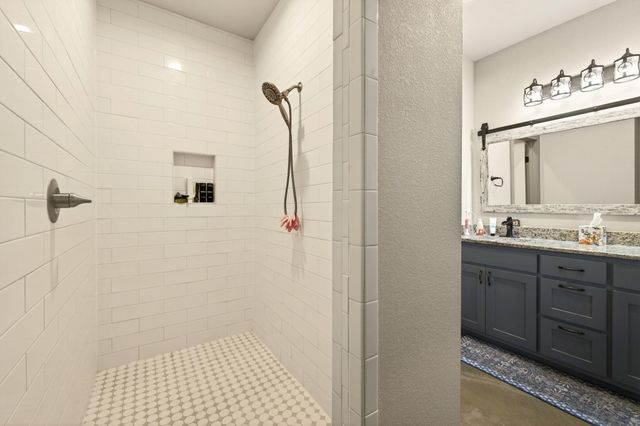 7047 Falke Heinrich Road, Schulenburg, TX 78956