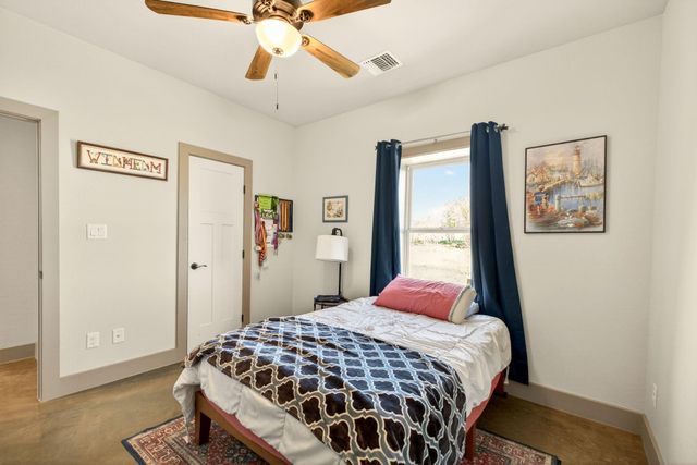 7047 Falke Heinrich Road, Schulenburg, TX 78956