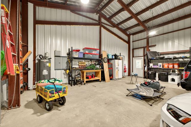 7047 Falke Heinrich Road, Schulenburg, TX 78956