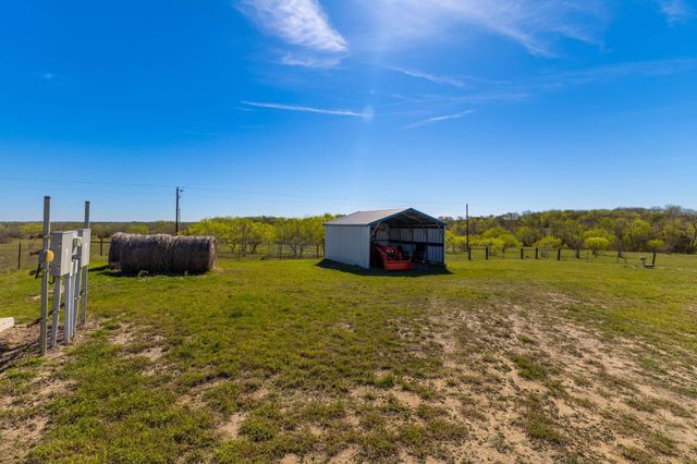 7047 Falke Heinrich Road, Schulenburg, TX 78956