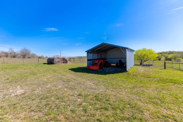 7047 Falke Heinrich Road, Schulenburg, TX 78956