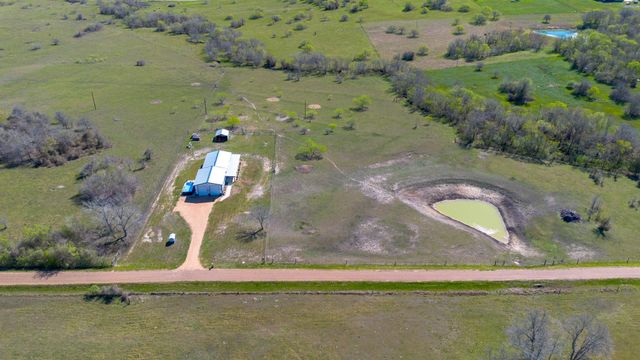 7047 Falke Heinrich Road, Schulenburg, TX 78956