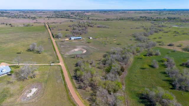 7047 Falke Heinrich Road, Schulenburg, TX 78956