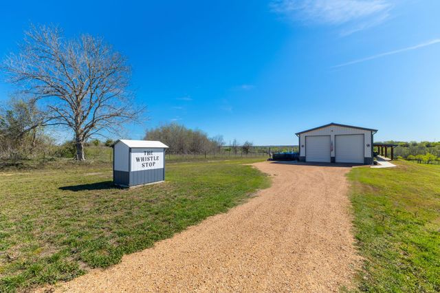 7047 Falke Heinrich Road, Schulenburg, TX 78956