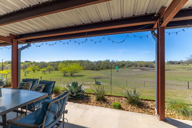 7047 Falke Heinrich Road, Schulenburg, TX 78956