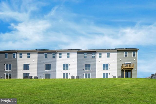 430 SOPHIE ST, Strasburg, VA 22657
