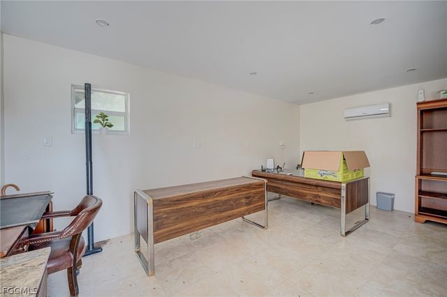 1672 Many RD, North Fort Myers, FL 33903