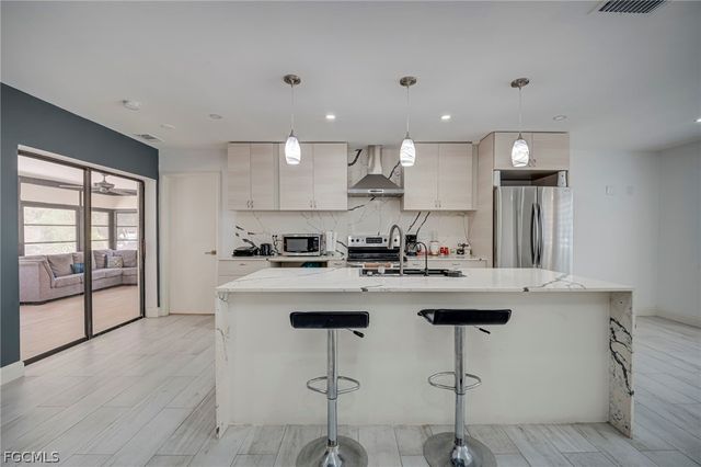 1672 Many RD, North Fort Myers, FL 33903