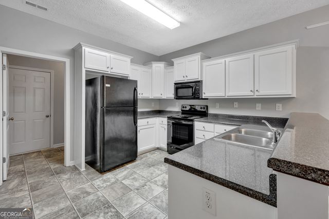156 Colony Park Lane, Locust Grove, GA 30248