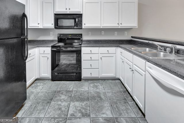 156 Colony Park Lane, Locust Grove, GA 30248