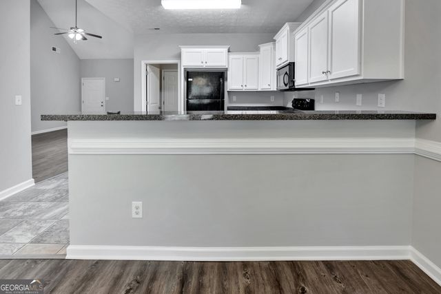 156 Colony Park Lane, Locust Grove, GA 30248