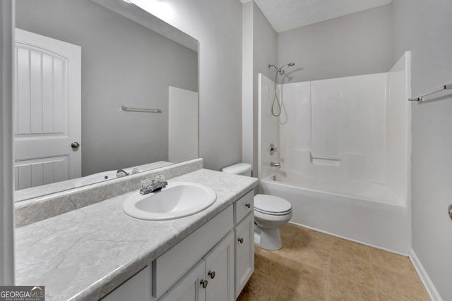 156 Colony Park Lane, Locust Grove, GA 30248