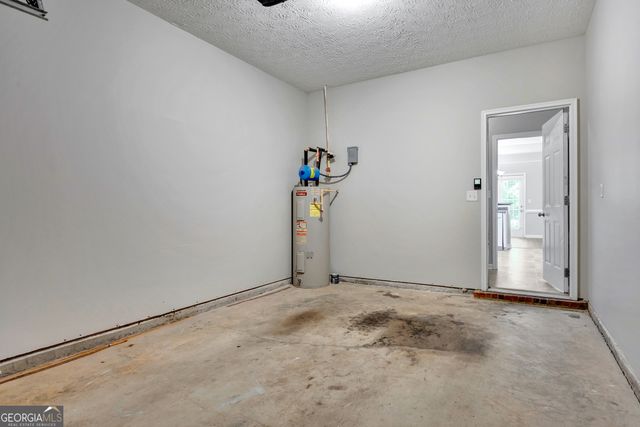 156 Colony Park Lane, Locust Grove, GA 30248