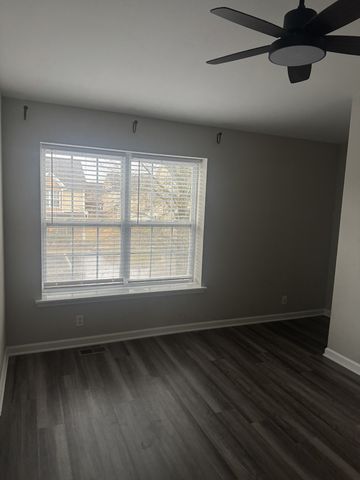 2012 Victory Gallop Ln, Murfreesboro, TN 37128