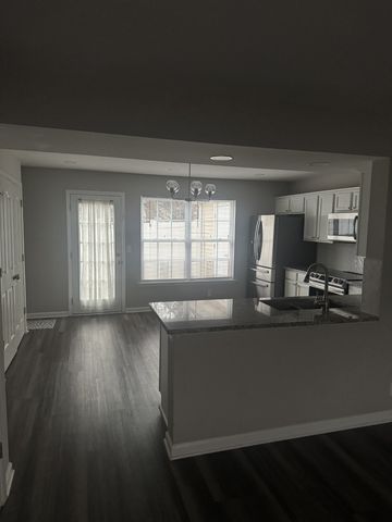 2012 Victory Gallop Ln, Murfreesboro, TN 37128