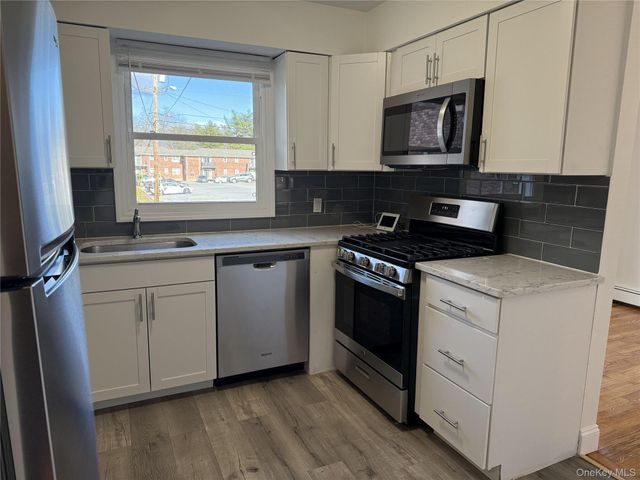 1668 Route 9 4F, Wappingers Falls, NY 12590