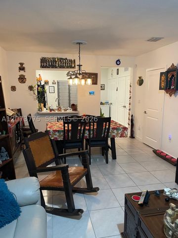 556 NE 5th St 1, Florida City, FL 33034