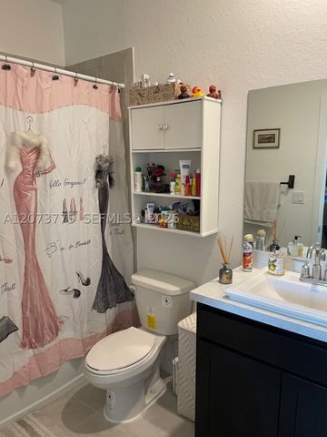 556 NE 5th St 1, Florida City, FL 33034