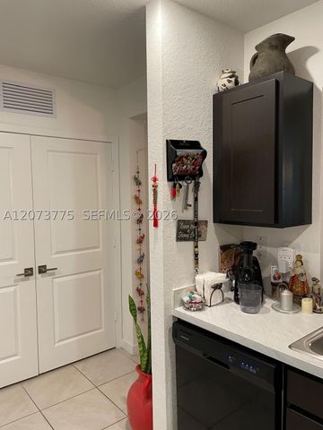 556 NE 5th St 1, Florida City, FL 33034