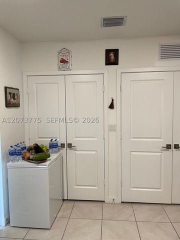 556 NE 5th St 1, Florida City, FL 33034