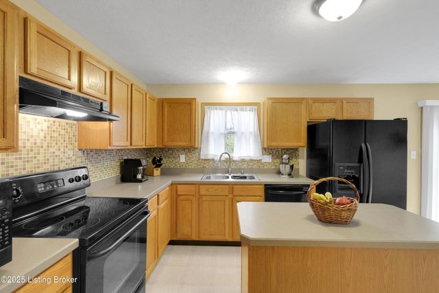 7945 Nature Way, Louisville, KY 40218