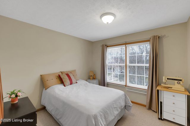 7945 Nature Way, Louisville, KY 40218