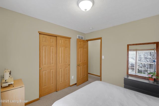 7945 Nature Way, Louisville, KY 40218