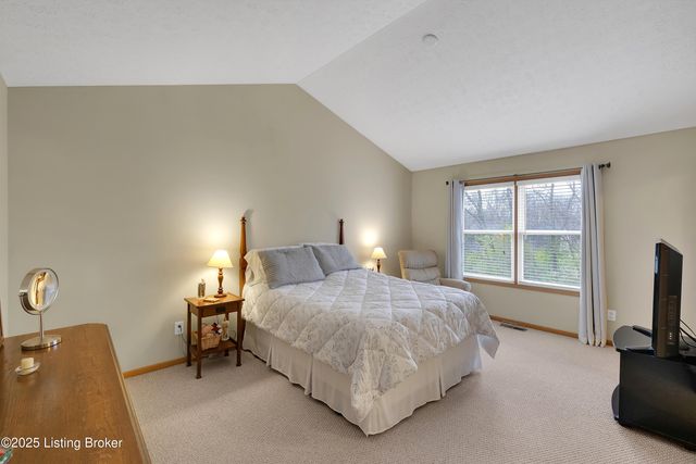 7945 Nature Way, Louisville, KY 40218