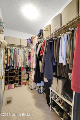 7945 Nature Way, Louisville, KY 40218