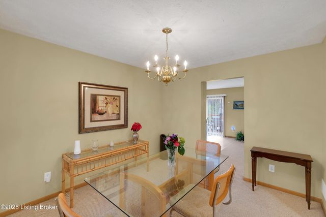 7945 Nature Way, Louisville, KY 40218