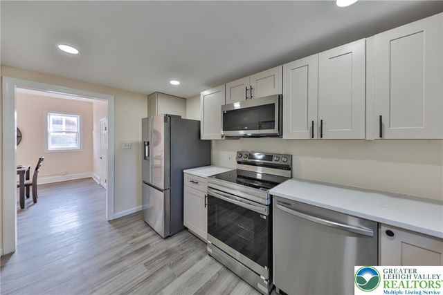 1113 East Emmaus Avenue, Allentown City, PA 18103