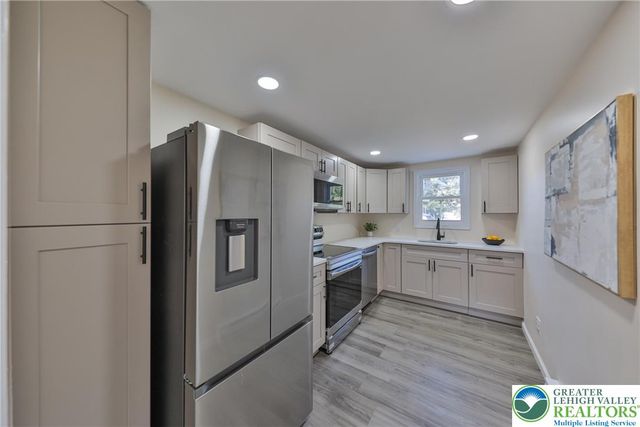 1113 East Emmaus Avenue, Allentown City, PA 18103