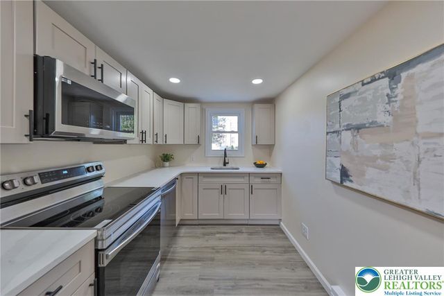 1113 East Emmaus Avenue, Allentown City, PA 18103