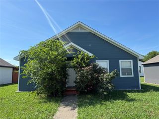 817 Kingdom Circle, Waxahachie, TX 75165
