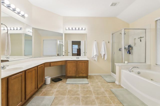 208 Wenrick Drive, Roanoke, TX 76262