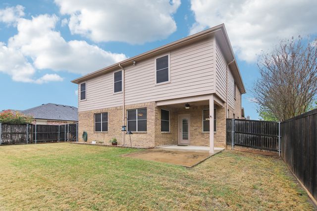 208 Wenrick Drive, Roanoke, TX 76262