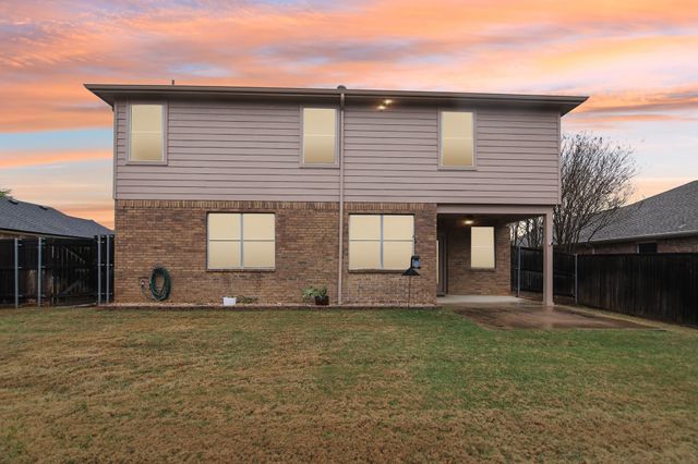 208 Wenrick Drive, Roanoke, TX 76262
