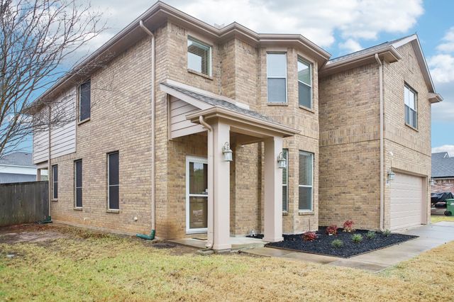 208 Wenrick Drive, Roanoke, TX 76262
